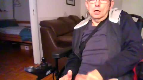 Snapshot of olbert167 chatting on January 14, 7:58 am olbert167 online show from January 14, 7:58 am