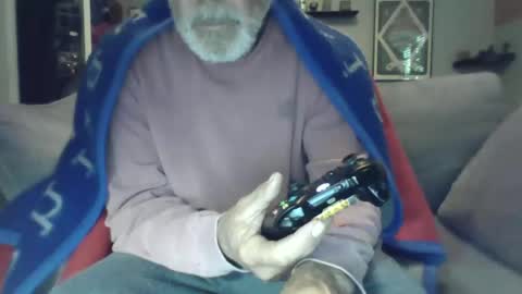 Snapshot of old_bald63 chatting on October 25, 11:29 am old_bald63 online show from October 25, 11:29 am