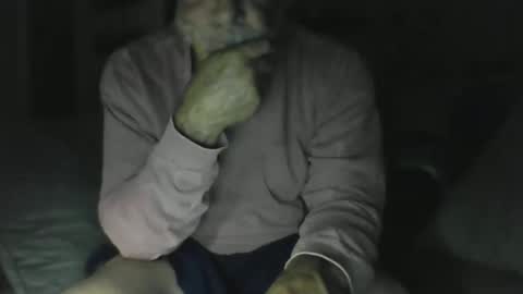 Snapshot of old_bald63 chatting on April 19, 8:24 am old_bald63 online show from April 19, 8:24 am