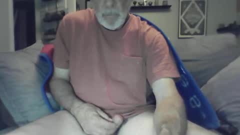 Snapshot of old_bald63 chatting on May 10, 12:16 am old_bald63 online show from May 10, 12:16 am