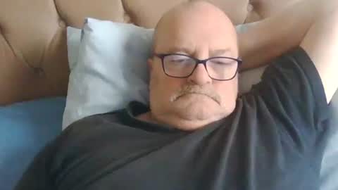 Snapshot of old_fkr chatting on December 12, 10:02 am old_fkr online show from December 12, 10:02 am