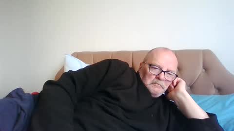 Snapshot of old_fkr chatting on December 16, 12:49 pm old_fkr online show from December 16, 12:49 pm