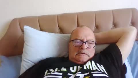 Snapshot of old_fkr chatting on December 22, 9:33 am old_fkr online show from December 22, 9:33 am