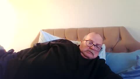 Snapshot of old_fkr chatting on December 26, 2:27 pm old_fkr online show from December 26, 2:27 pm