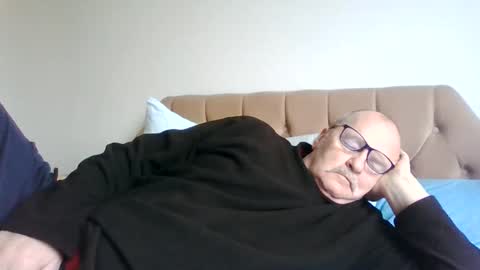 Snapshot of old_fkr chatting on December 30, 1:58 pm old_fkr online show from December 30, 1:58 pm