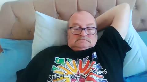 Snapshot of old_fkr chatting on January 8, 10:37 am old_fkr online show from January 8, 10:37 am