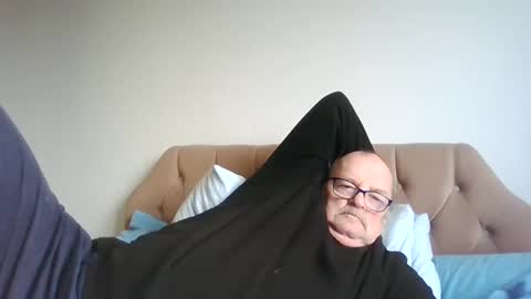 Snapshot of old_fkr chatting on January 8, 1:41 pm old_fkr online show from January 8, 1:41 pm