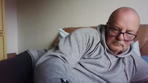 Snapshot of old_fkr chatting on January 24, 3:55 pm old_fkr online show from January 24, 3:55 pm