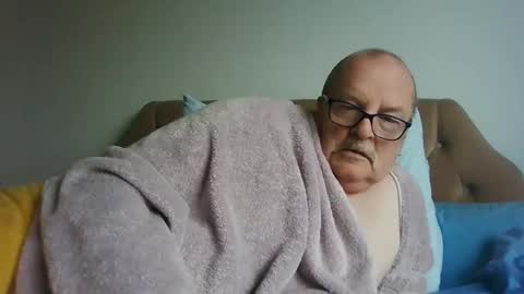 Snapshot of old_fkr chatting on February 4, 12:11 pm old_fkr online show from February 4, 12:11 pm