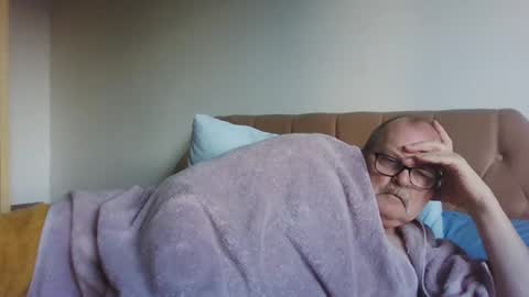 Snapshot of old_fkr chatting on February 26, 4:35 pm old_fkr online show from February 26, 4:35 pm