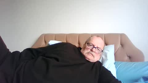 Snapshot of old_fkr chatting on March 5, 10:44 am old_fkr online show from March 5, 10:44 am