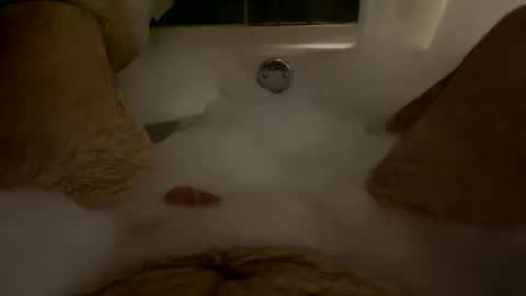 Snapshot of oldbones2 chatting on January 5, 1:56 am oldbones2 online show from January 5, 1:56 am