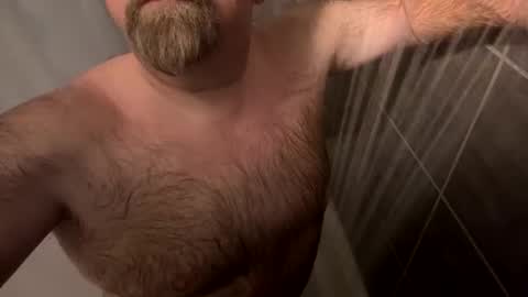 Snapshot of oldbones2 chatting on October 25, 1:35 am oldbones2 online show from October 25, 1:35 am