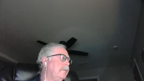 Snapshot of oldlakeguy chatting on January 14, 2:50 am OldLakeGuy online show from January 14, 2:50 am
