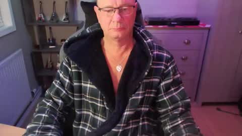 oldveteranuk online show from February 15, 5:04 am