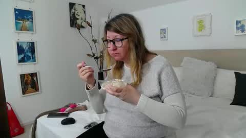 Olga Pavlova online show from April 7, 6:03 am