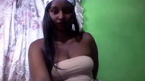 Snapshot of olinah610 chatting on October 10, 6:51 pm olinah610 online show from October 10, 6:51 pm