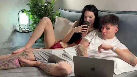 Snapshot of oliv1a_roby chatting on September 30, 4:01 pm Olivia and Robie online show from September 30, 4:01 pm