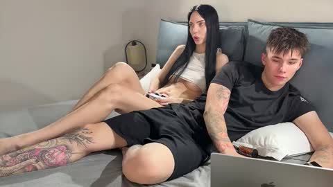 Snapshot of oliv1a_roby chatting on October 2, 4:47 pm Olivia and Robie online show from October 2, 4:47 pm