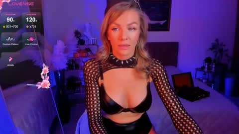 Snapshot of oliva_candy chatting on February 22, 4:19 pm oliva_candy online show from February 22, 4:19 pm