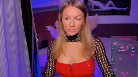 oliva_candy online show from March 11, 9:32 pm