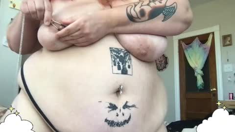 Snapshot of oliveolivetop chatting on April 11, 6:12 pm Olive 3 online show from April 11, 6:12 pm