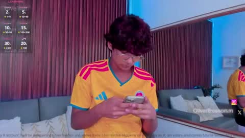 Snapshot of oliver20__ chatting on June 23, 11:58 pm oliver20__ online show from June 23, 11:58 pm