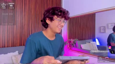 Snapshot of oliver20__ chatting on July 9, 9:41 pm oliver20__ online show from July 9, 9:41 pm