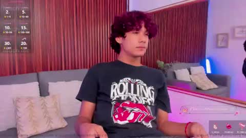 Snapshot of oliver20__ chatting on July 24, 10:52 pm oliver20__ online show from July 24, 10:52 pm