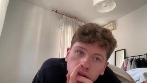 Snapshot of oliver_and_thomas chatting on September 24, 1:03 pm Oliver and Thomas online show from September 24, 1:03 pm