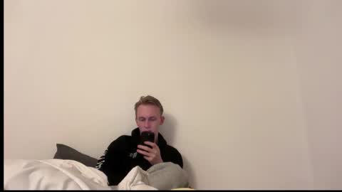 Snapshot of oliver_and_thomas chatting on October 14, 6:42 pm Oliver and Thomas online show from October 14, 6:42 pm