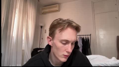 Snapshot of oliver_and_thomas chatting on October 22, 9:53 am Oliver and Thomas online show from October 22, 9:53 am