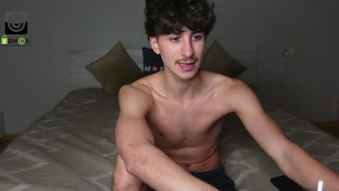 Snapshot of oliver_baker chatting on December 5, 3:50 pm Oliver Kaen online show from December 5, 3:50 pm