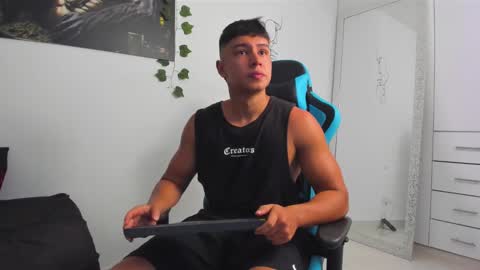 Oliver bray online show from February 18, 12:48 am