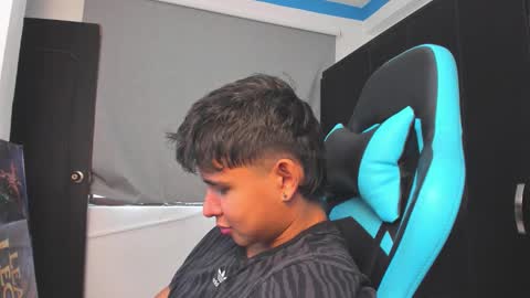 Oliver bray online show from October 31, 6:53 pm