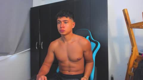 Oliver bray online show from November 24, 4:07 pm