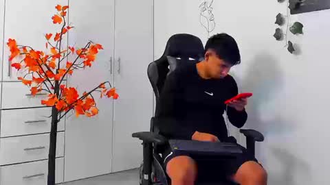 Snapshot of oliver_bray chatting on January 8, 3:14 pm Oliver bray online show from January 8, 3:14 pm