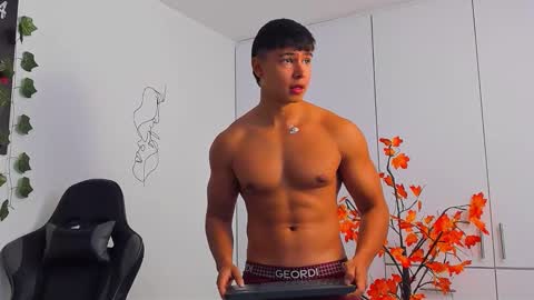 Snapshot of oliver_bray chatting on January 9, 3:59 pm Oliver bray online show from January 9, 3:59 pm