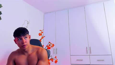 Snapshot of oliver_bray chatting on January 16, 9:19 pm Oliver bray online show from January 16, 9:19 pm