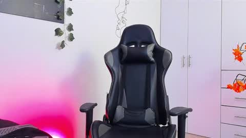 Snapshot of oliver_bray chatting on February 1, 12:20 am Oliver bray online show from February 1, 12:20 am