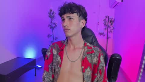 Oliver fast online show from December 5, 9:39 am