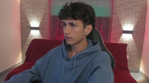 Oliver fast online show from December 13, 5:05 am