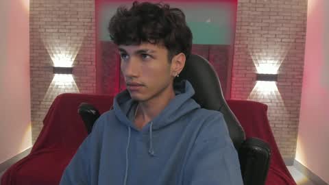 Oliver fast online show from December 13, 10:51 am