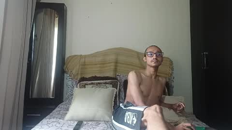 Snapshot of oliver_goldberg chatting on April 15, 12:01 pm oliver_goldberg online show from April 15, 12:01 pm