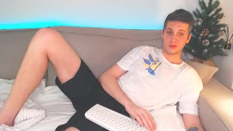 Oliver online show from January 7, 8:52 pm