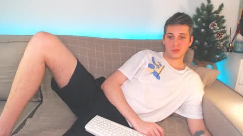 Oliver online show from January 8, 6:52 pm