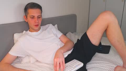 Oliver online show from November 2, 6:10 pm