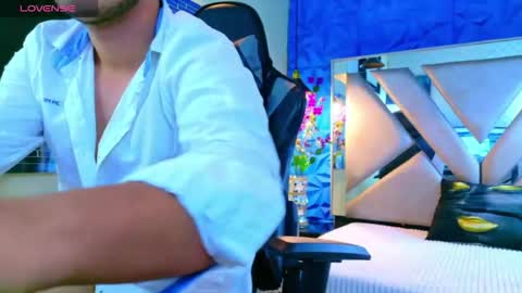 oliver_jamees online show from March 24, 12:21 pm