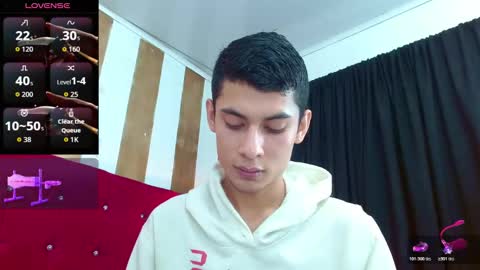 Snapshot of oliver_king_sex chatting on October 23, 3:44 pm Oliver Smith online show from October 23, 3:44 pm