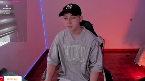 oliveeer online show from April 27, 7:12 pm